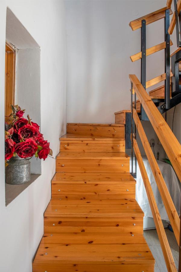 Villa רז אירוח ברמה à Qaşrīn Extérieur photo