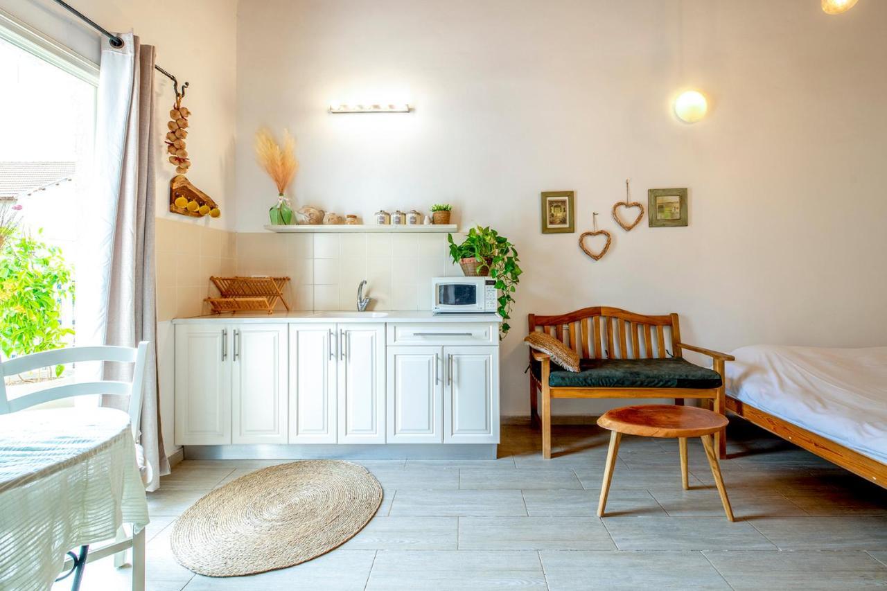 Villa רז אירוח ברמה à Qaşrīn Extérieur photo