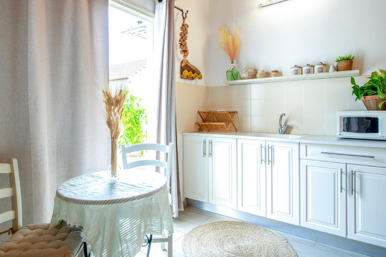 Villa רז אירוח ברמה à Qaşrīn Extérieur photo