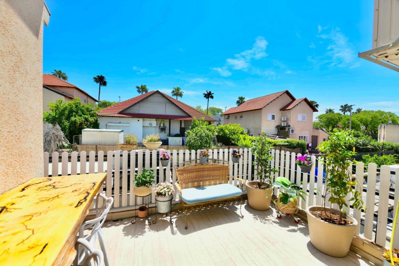 Villa רז אירוח ברמה à Qaşrīn Extérieur photo