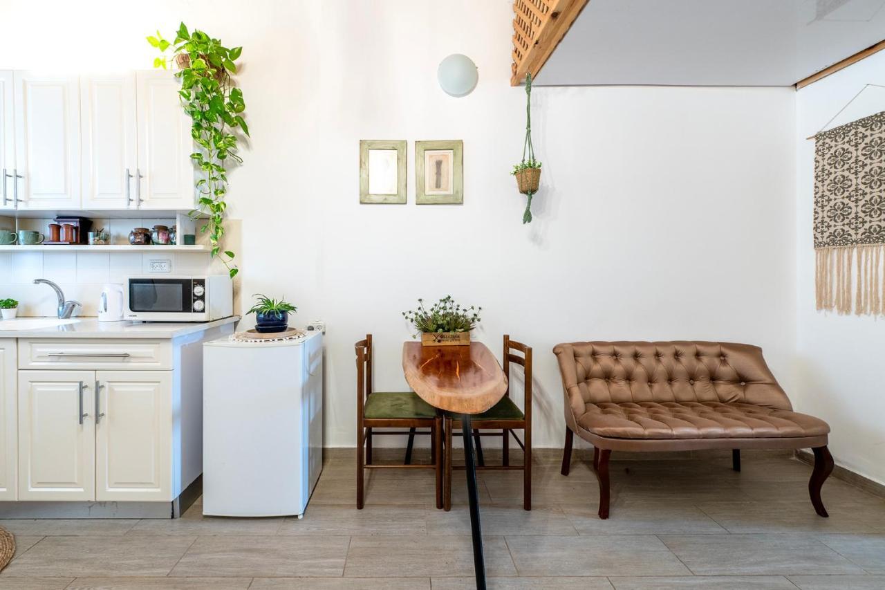 Villa רז אירוח ברמה à Qaşrīn Extérieur photo