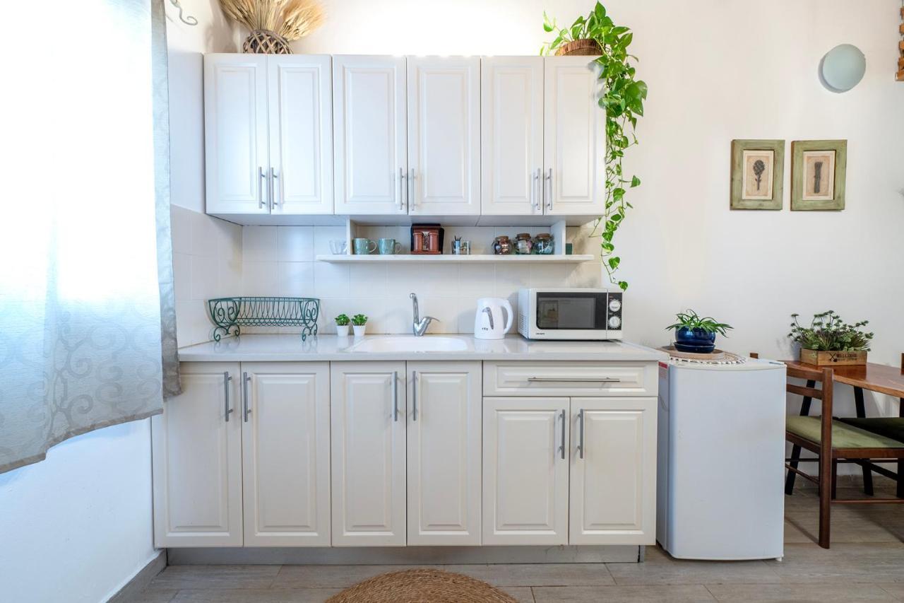 Villa רז אירוח ברמה à Qaşrīn Extérieur photo